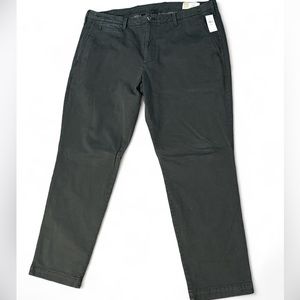 NWT Gap black khakis size 40W 30H Slim 98% cotton 2% spandex Men’s dress pants